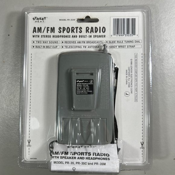 Street Beat Vintage AM/FM Sports Radio (NEW IN PACKAGE) - Picture 3 of 3
